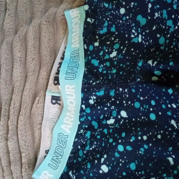 Youth Under Armour capris - Picture 2 of 3